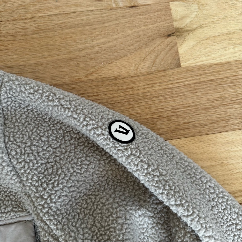 Vuori Light beige Sherpa Bomber Jacket - Picture 8 of 12